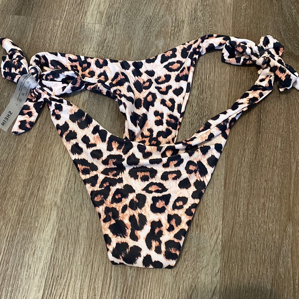Brand new SHEIN cheetah swimsuit bottoms size L